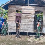 Babinsa Jongkat bersama Kades  Cek Kembali Kondisi Rumah Sasaran Bedah Rumah