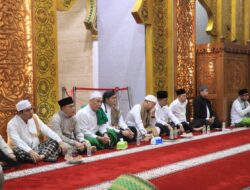 Bersama Gubernur dan FKPD, Irwasda Polda Bengkulu Hadiri Peringatan Isra Mikraj 1445 H / 2024 M